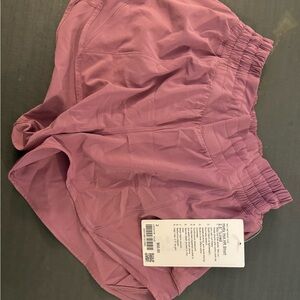 Women's lululemon hottie hot 2.5” size 2